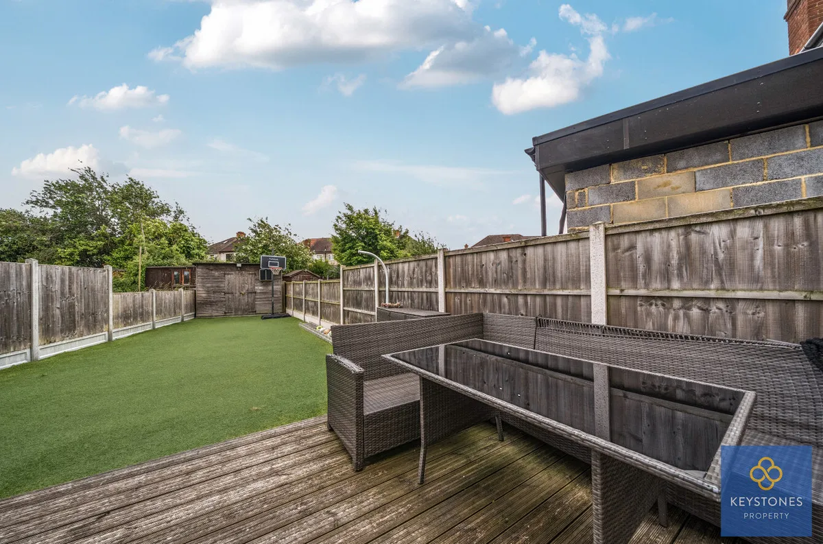 Carter Drive, Romford, Collier Row, RM5 2UT, photo 21