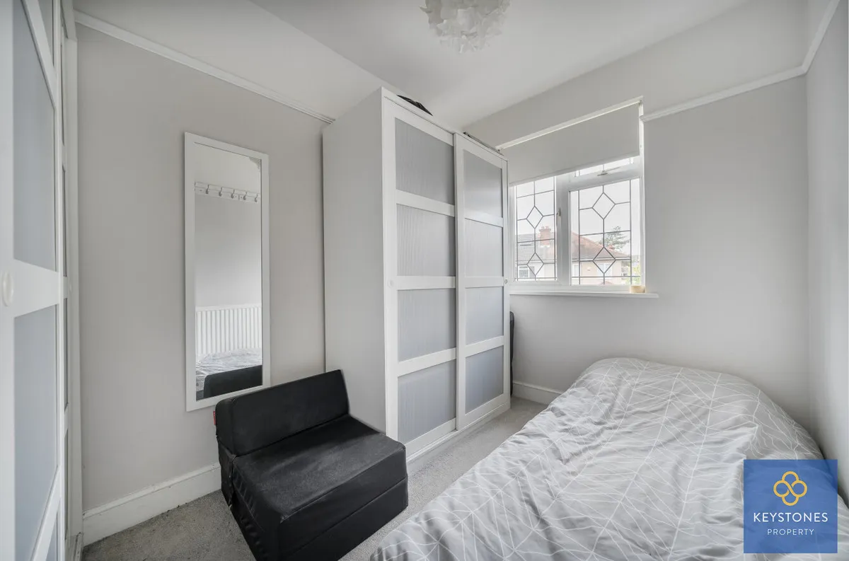 Carter Drive, Romford, Collier Row, RM5 2UT, photo 16