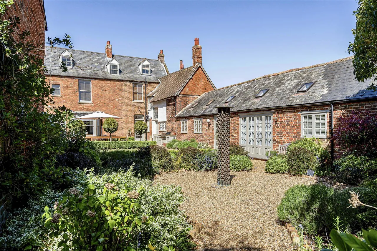Church Street, Gamlingay, SG19, photo 35
