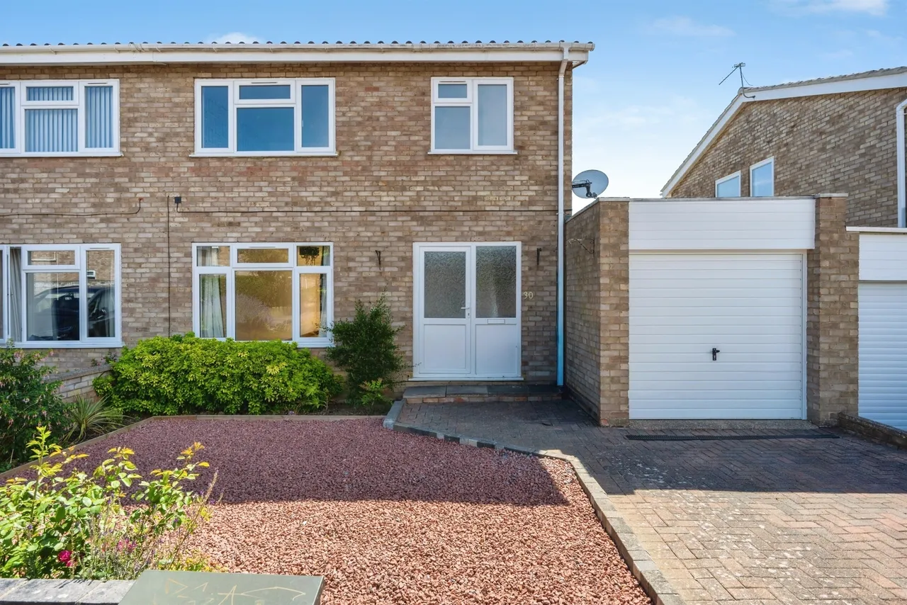 4 bed house for sale — Moriston Road, Bedford
