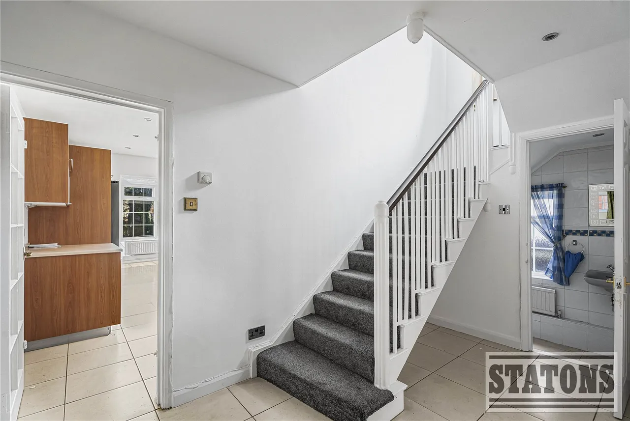 Avenue Road, London, N14, photo 2