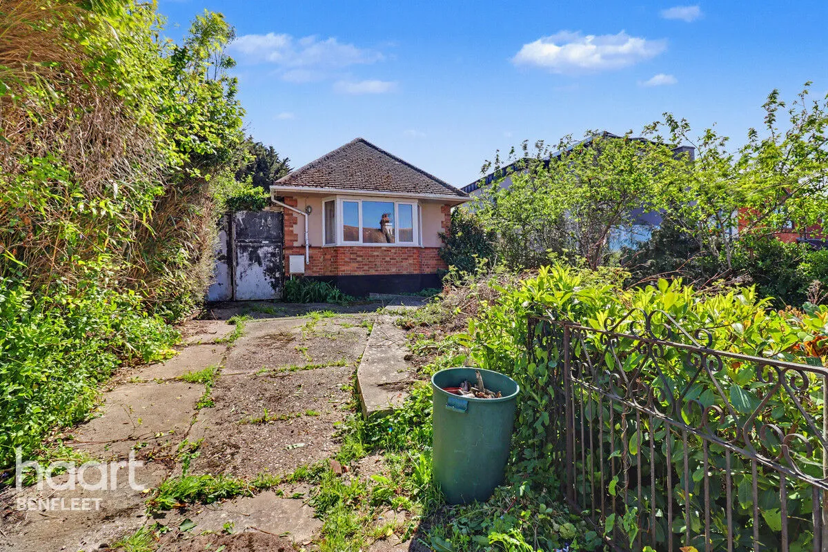 2 bed house for sale, Vicarage Hill, Benfleet, SS7