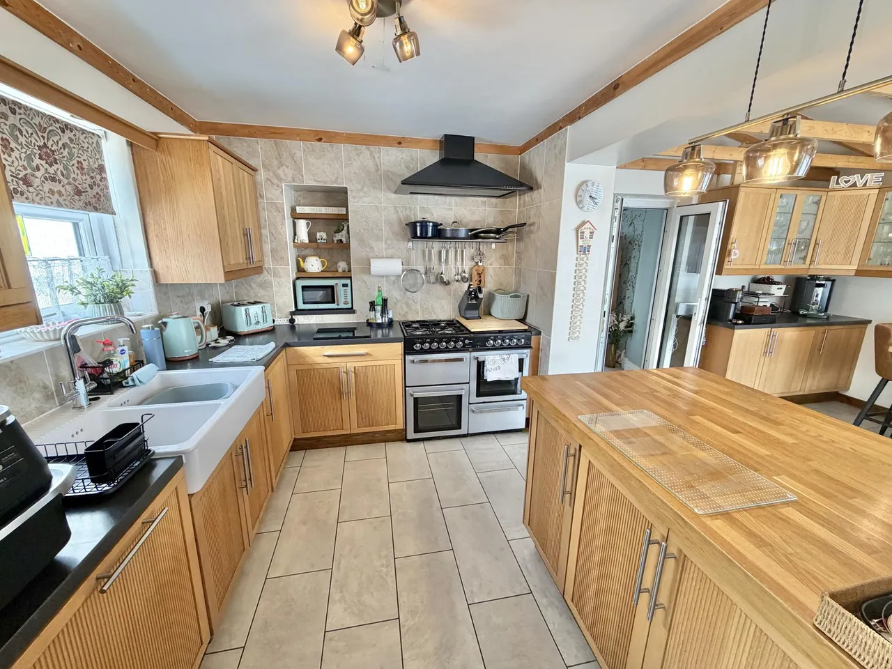 Cefn Road, Ammanford, SA18, photo 4