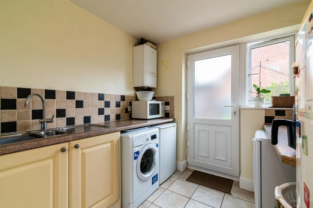 Blenheim Avenue, Lowdham, NG14, photo 9