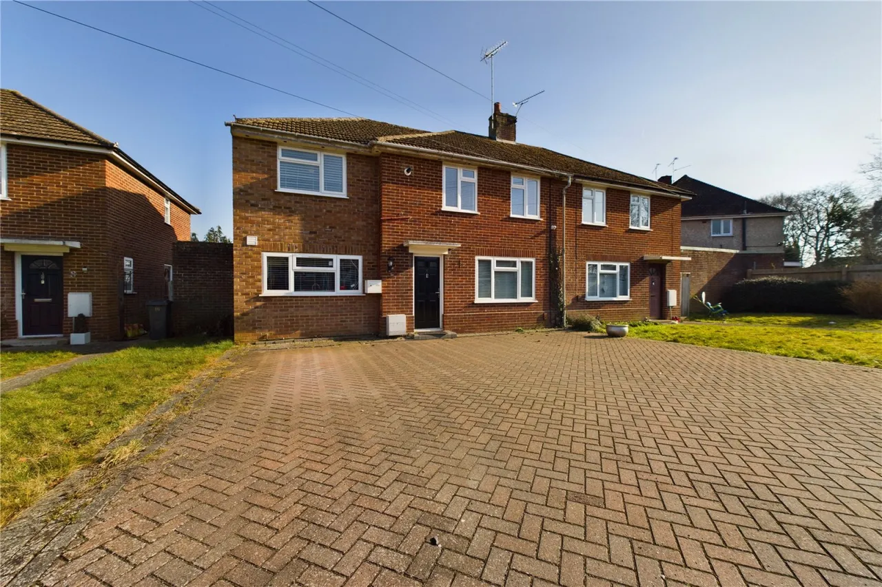 4 bed house to rent, Holland Road, Tilehurst, RG30