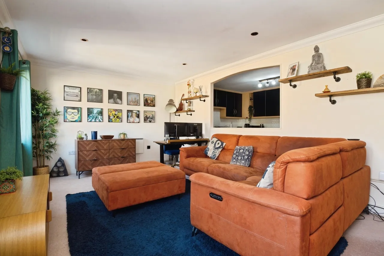 St Stephens Mansions, Mount Stuart Square, Cardiff Bay, CF10, photo 3