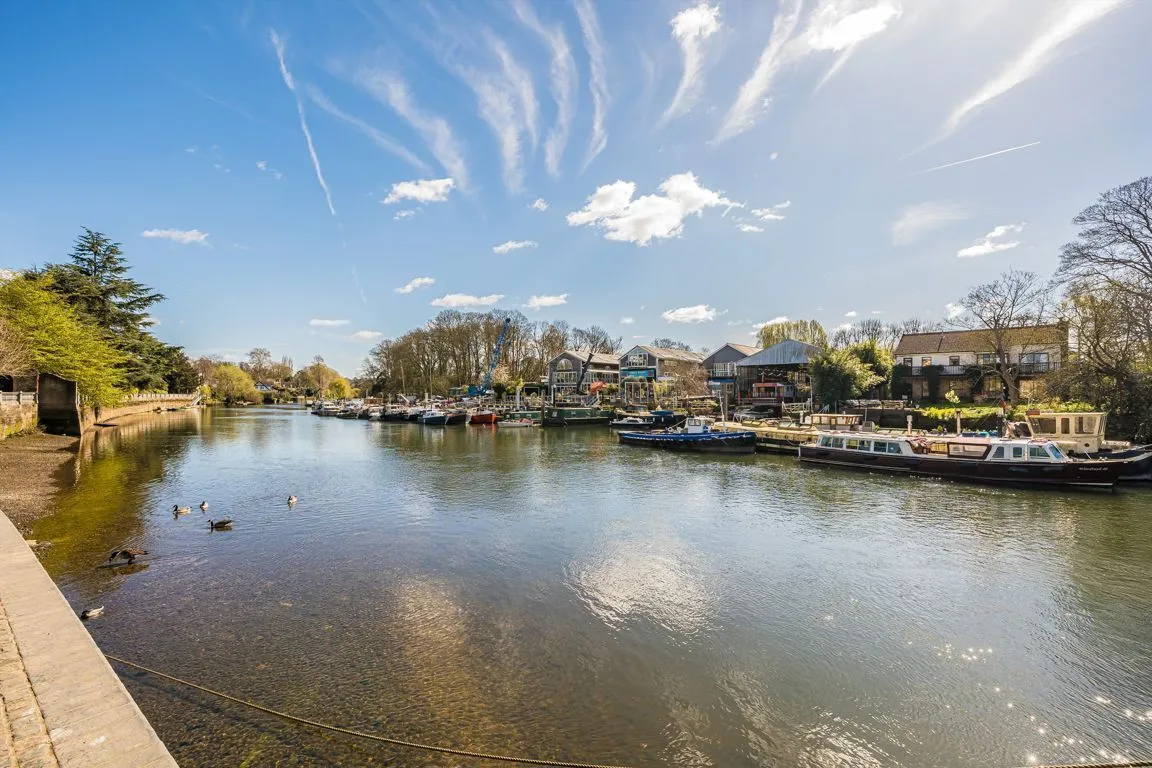 The Embankment, TW1, photo 12