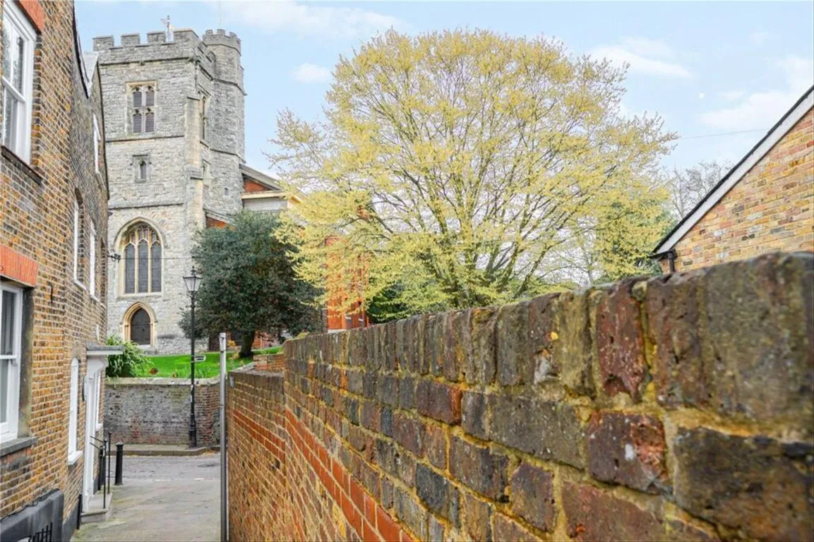 The Embankment, TW1, photo 14