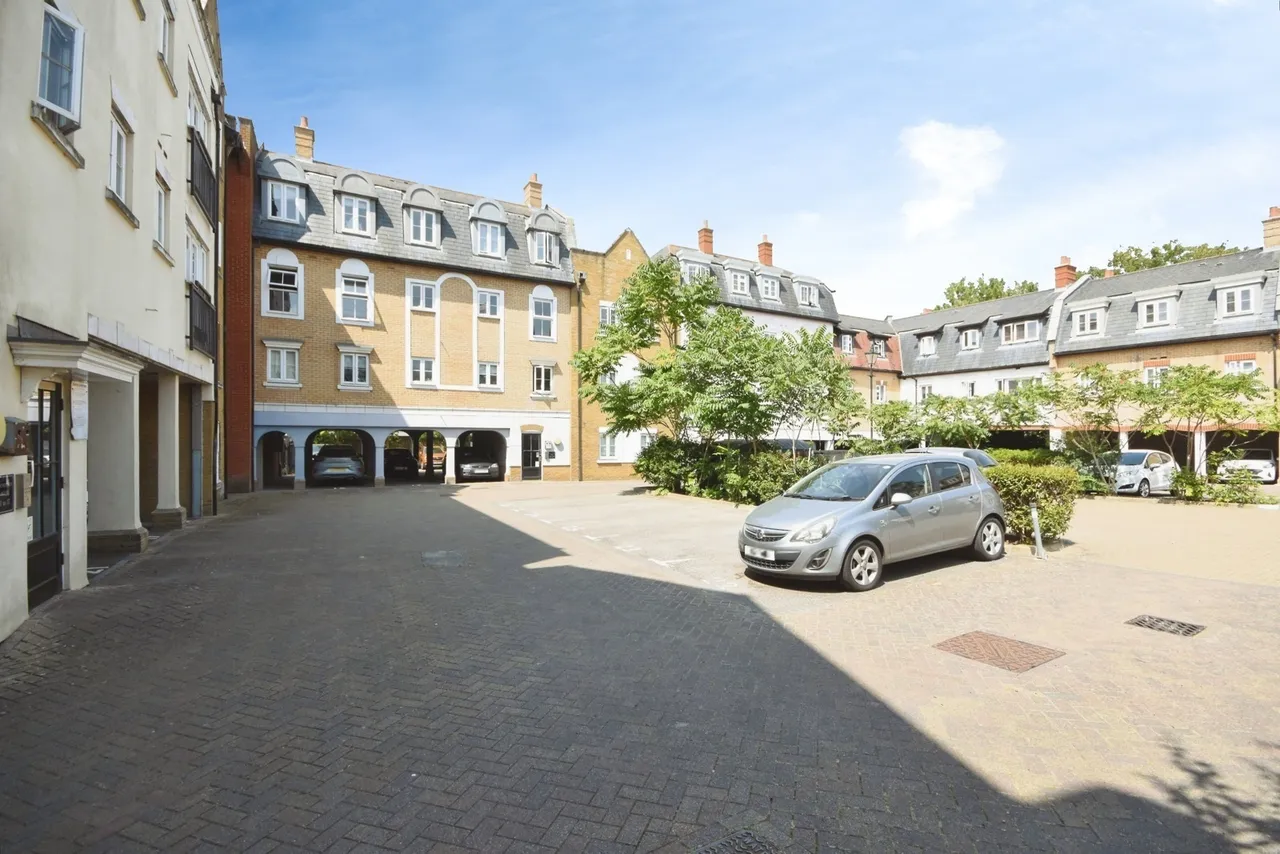 Roche Close, Rochford, Essex, SS4, photo 13