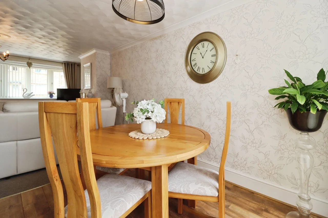 Falcon Drive, Patchway, Bristol, Gloucestershire, BS34, photo 2