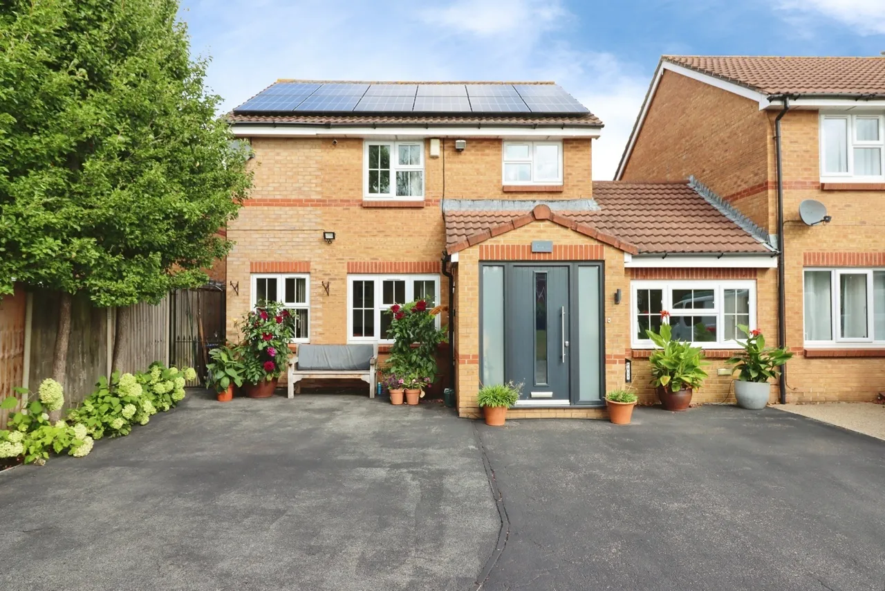 4 bed house for sale — The Willows, Bradley Stoke, Bristol, Gloucestershire, BS32