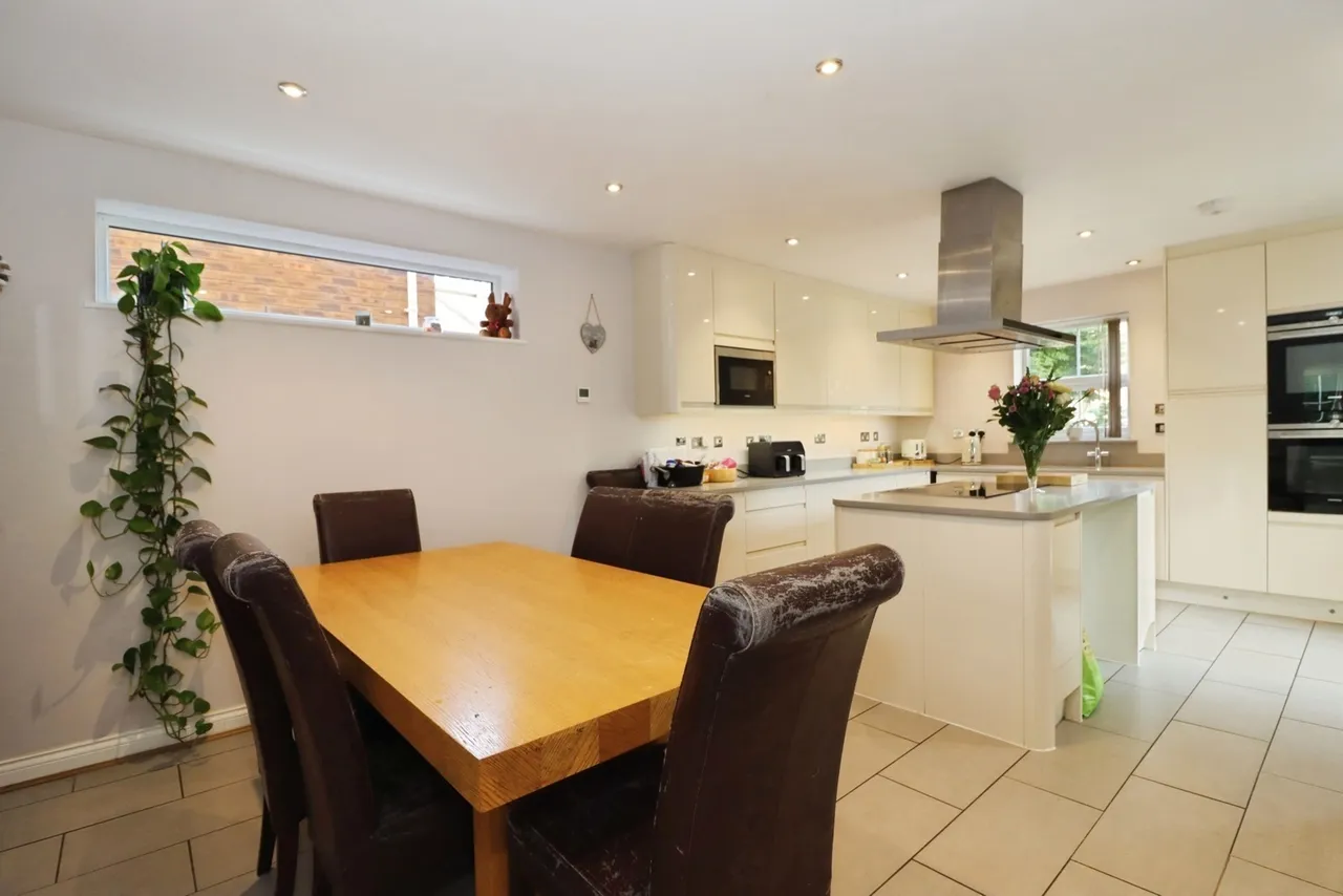 The Willows, Bradley Stoke, Bristol, Gloucestershire, BS32, photo 3