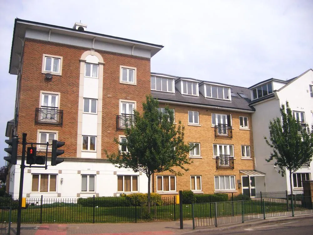 2 bed flat to rent, Forty Avenue, Wembley
