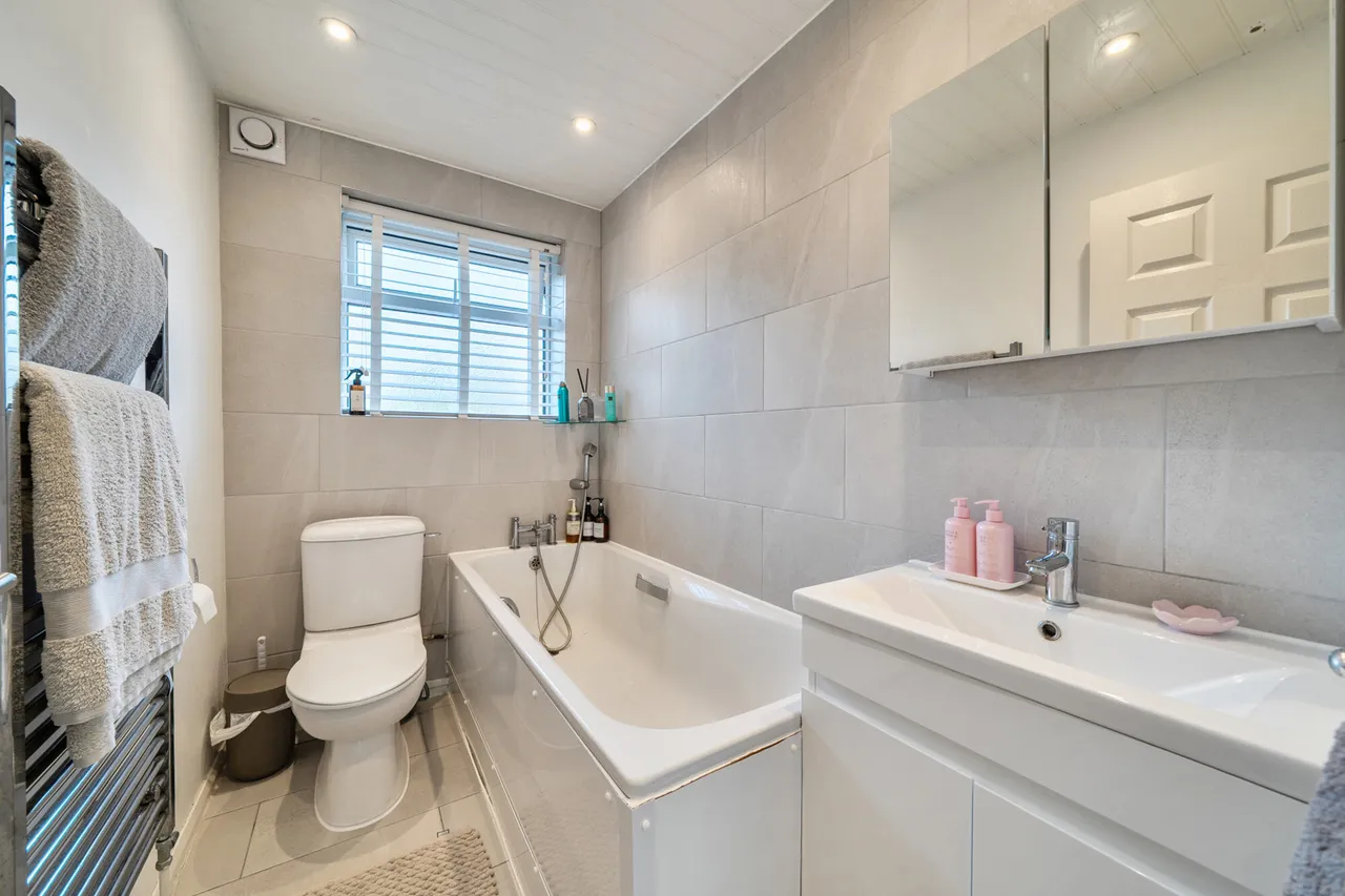 Cheltenham Close, Northolt, UB5, photo 8