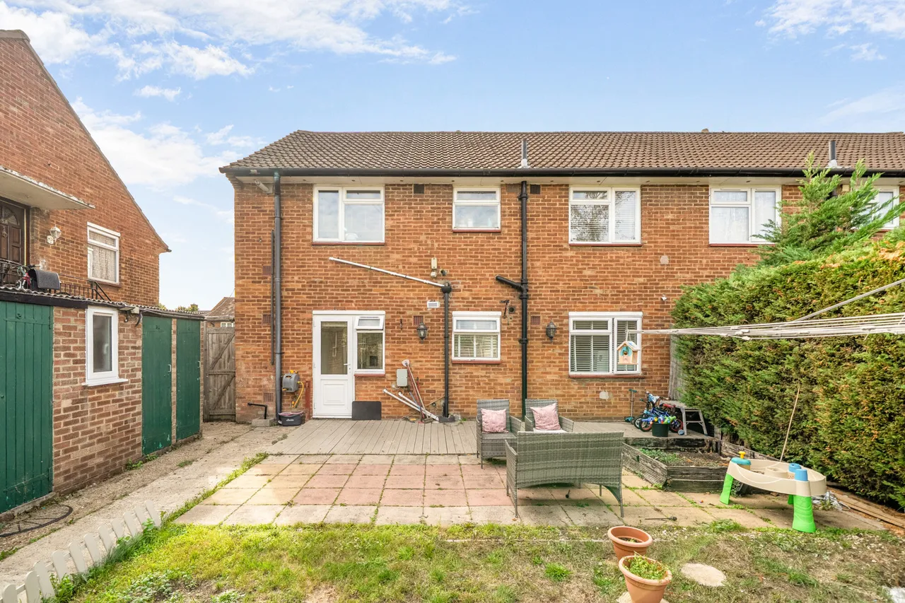 Cheltenham Close, Northolt, UB5, photo 20
