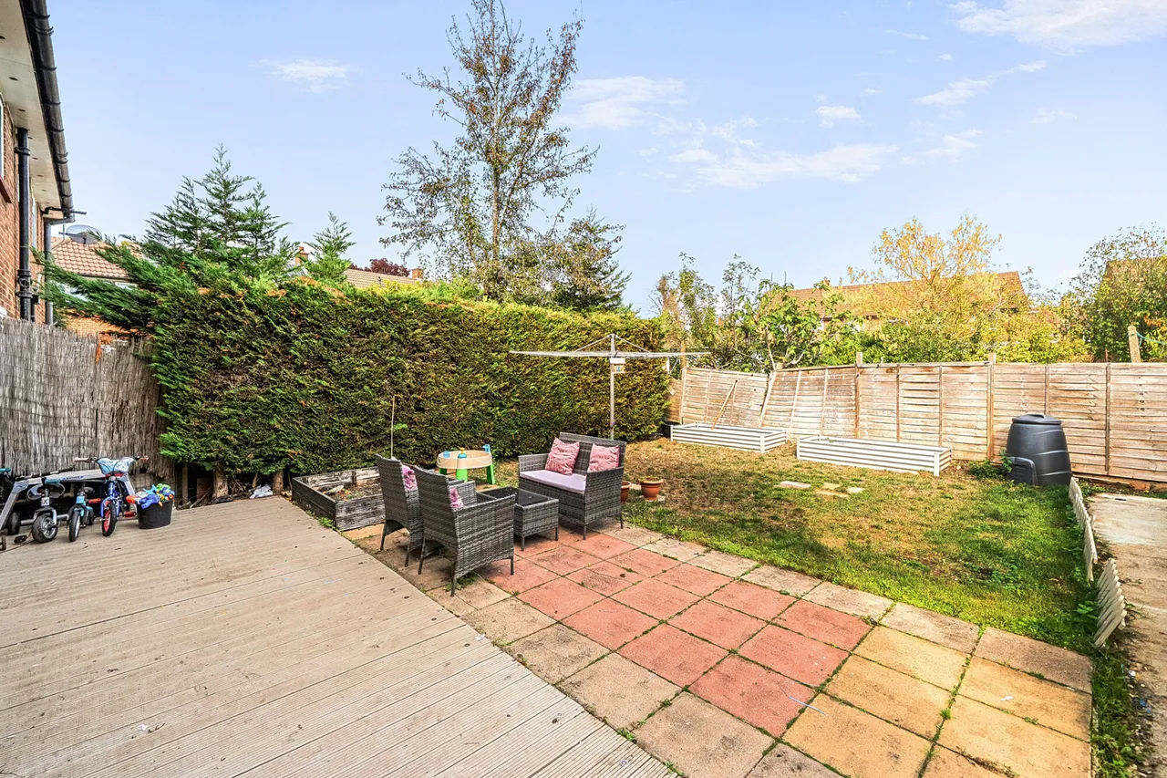Cheltenham Close, Northolt, UB5, photo 10