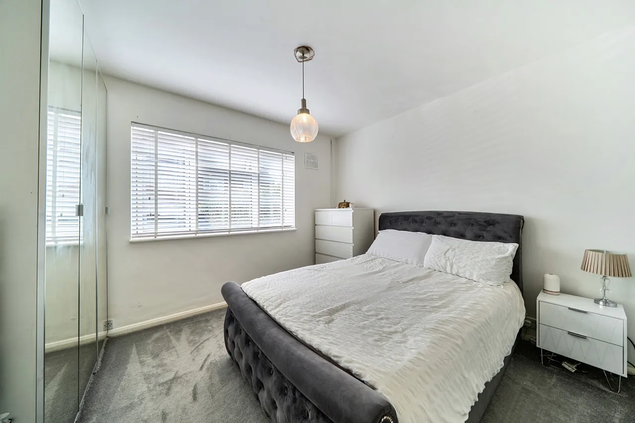 Cheltenham Close, Northolt, UB5, photo 5
