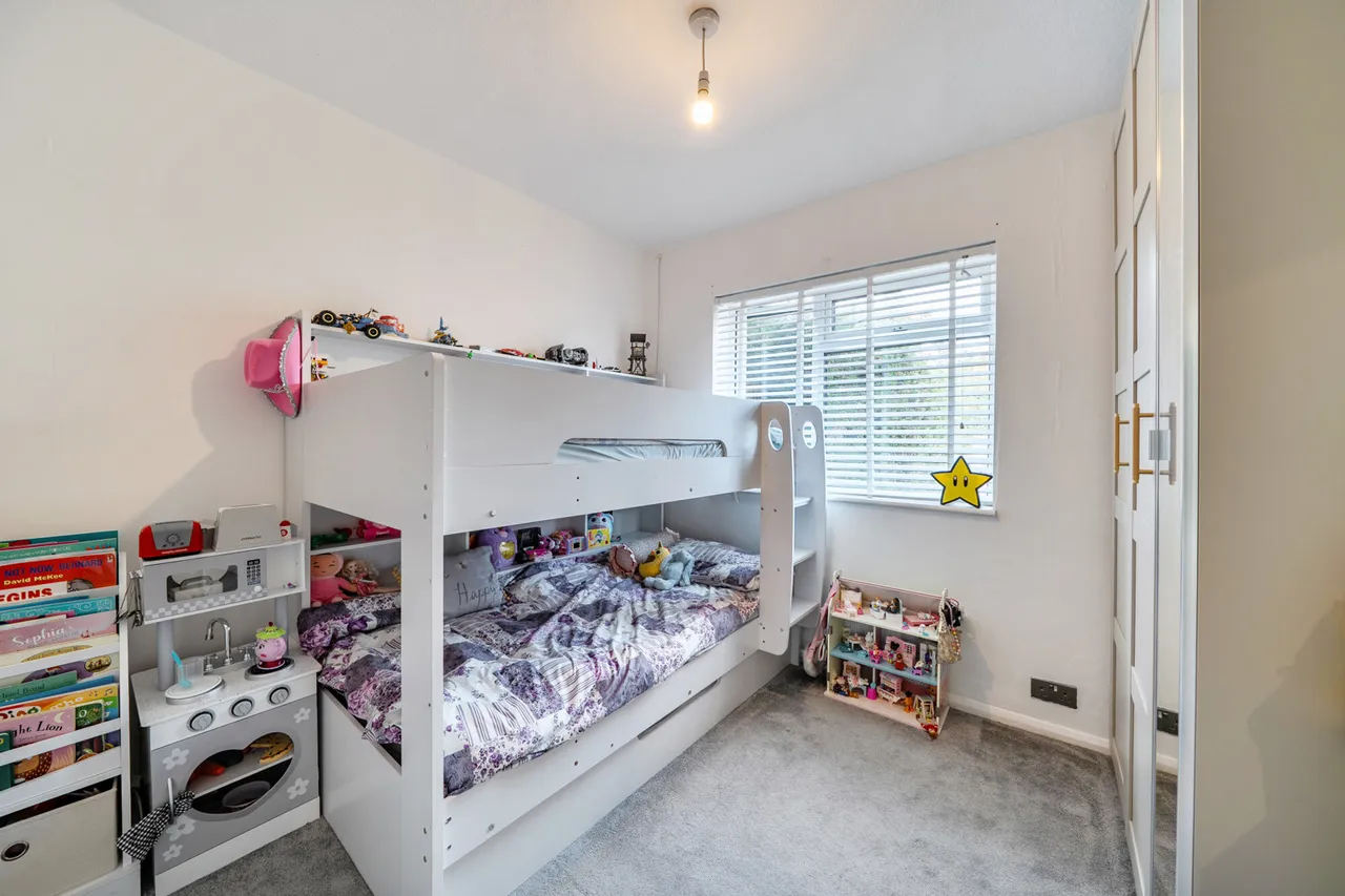 Cheltenham Close, Northolt, UB5, photo 7