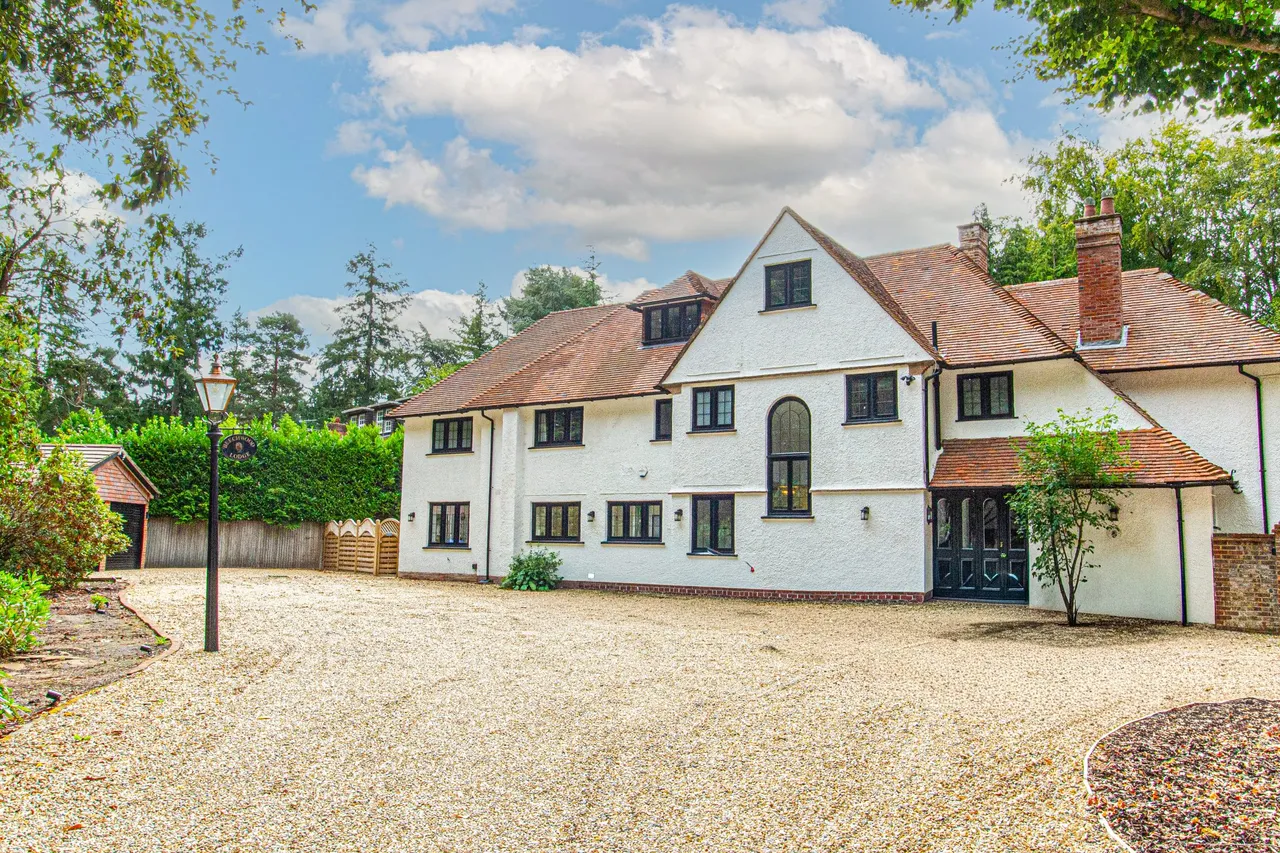 5 bed house for sale — Beechwood Lodge Herbert Road, Fleet, GU51 4JN