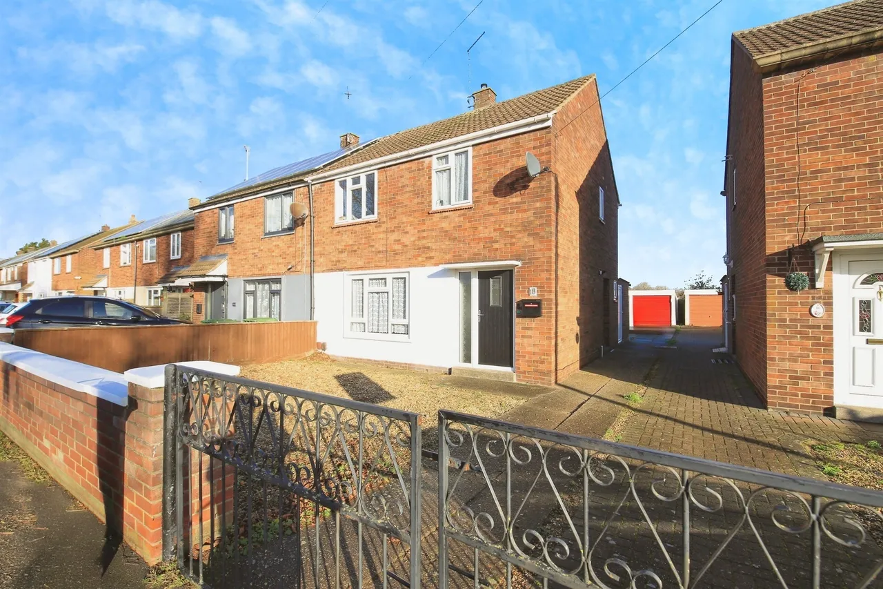 3 bed house for sale — Wilberforce Road, Peterborough