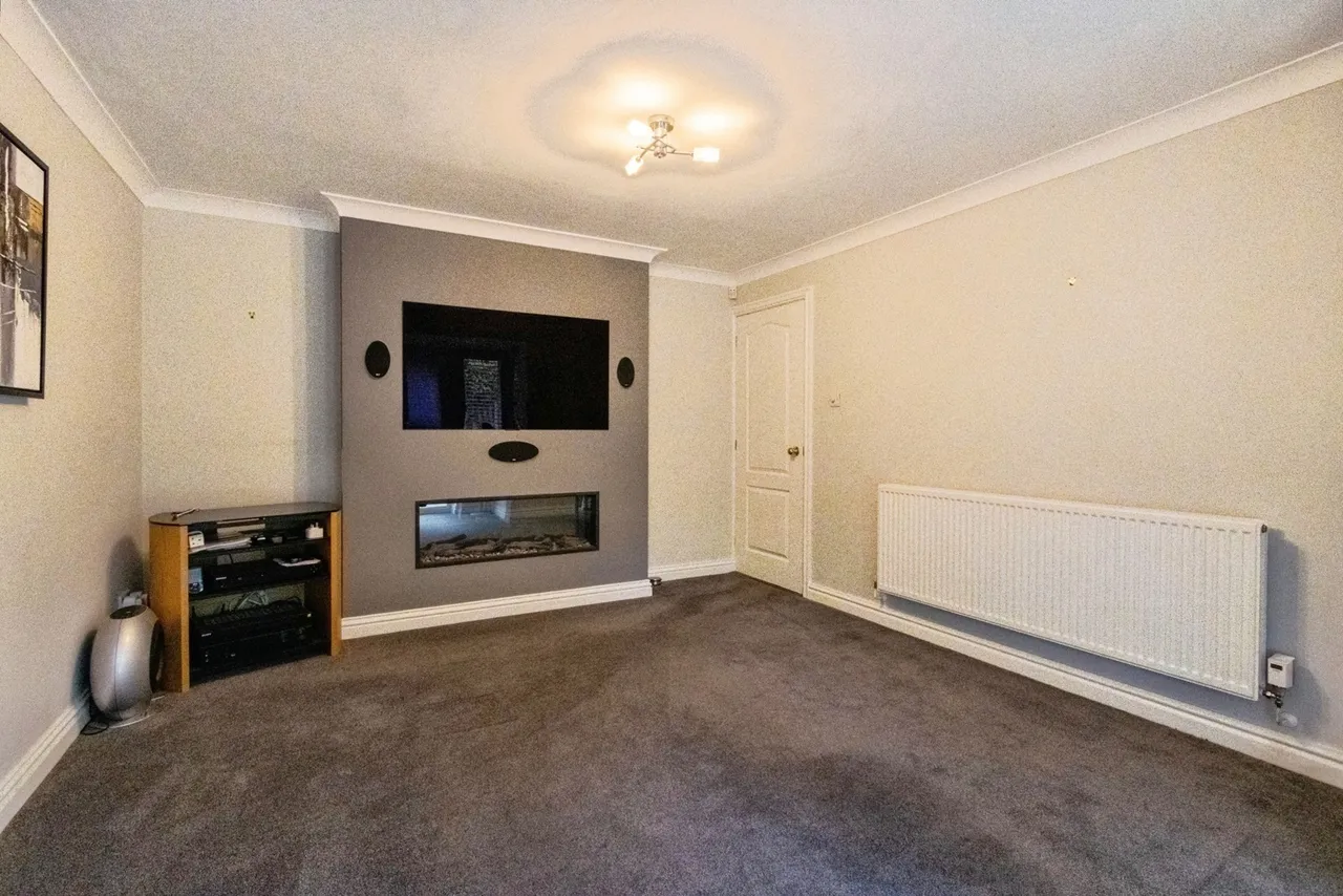 Sherwood Drive, Wakefield, WF2, photo 2