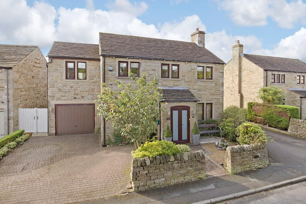 4 bed house for sale, Church Street, Addingham, LS29