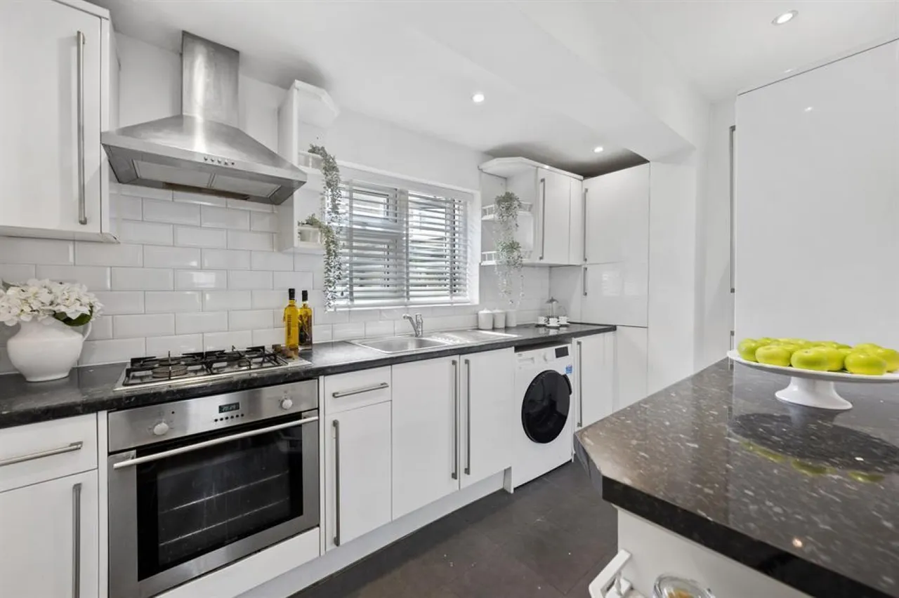 Boleyn Road, London, N16, photo 3
