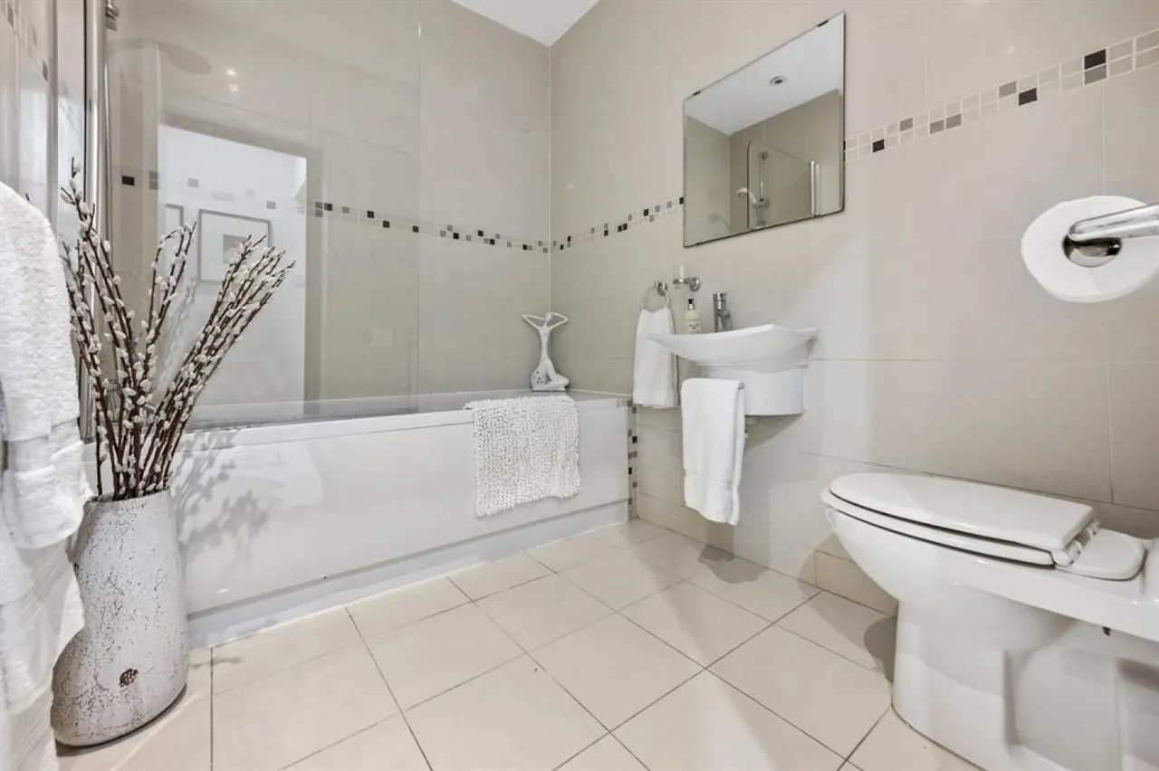 Boleyn Road, London, N16, photo 9