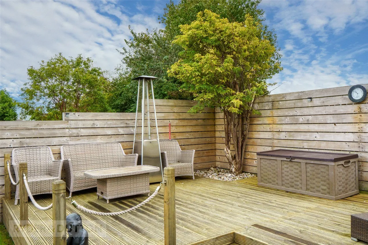 Moor Lane, Netherton, HD4, photo 18
