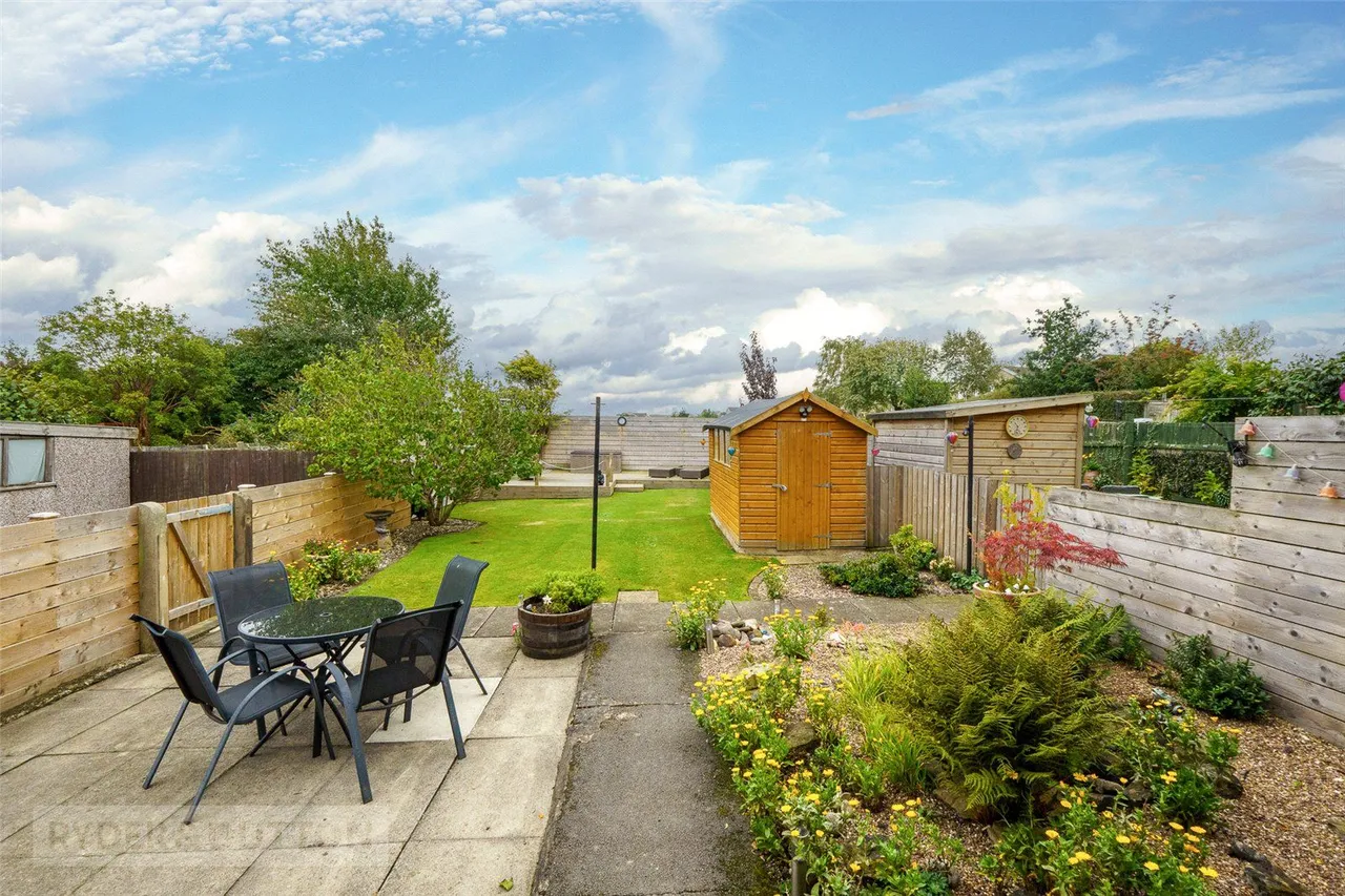 Moor Lane, Netherton, HD4, photo 15