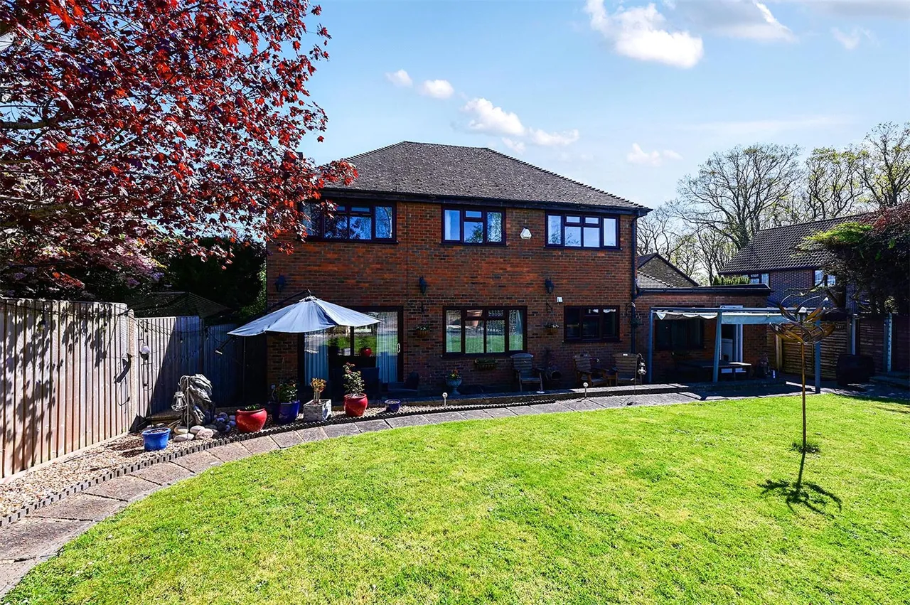 Four Acre Coppice, Hook, Hampshire, RG27 9NF, photo 17