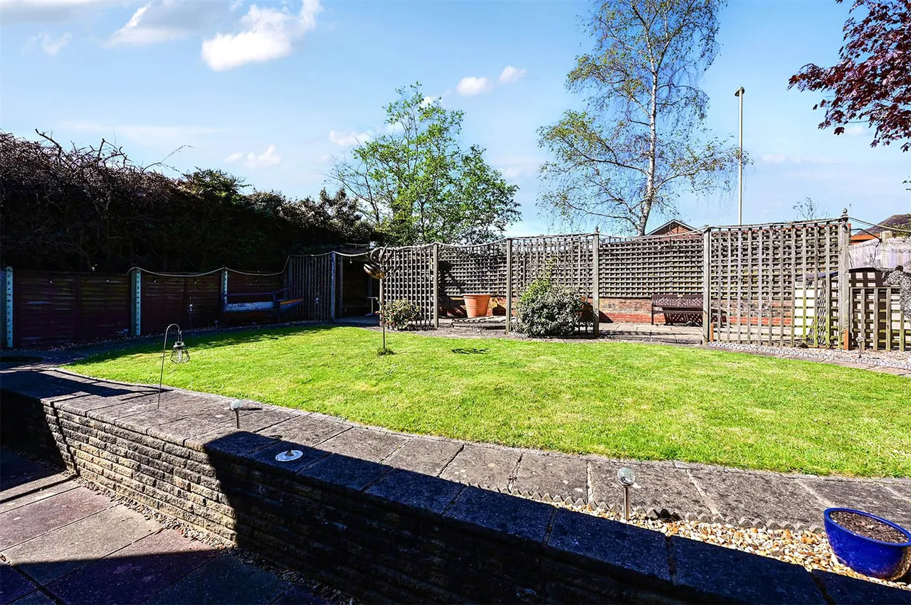 Four Acre Coppice, Hook, Hampshire, RG27 9NF, photo 6