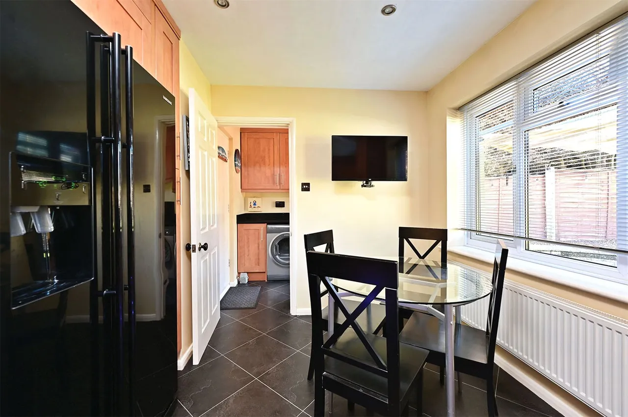 Four Acre Coppice, Hook, Hampshire, RG27 9NF, photo 10