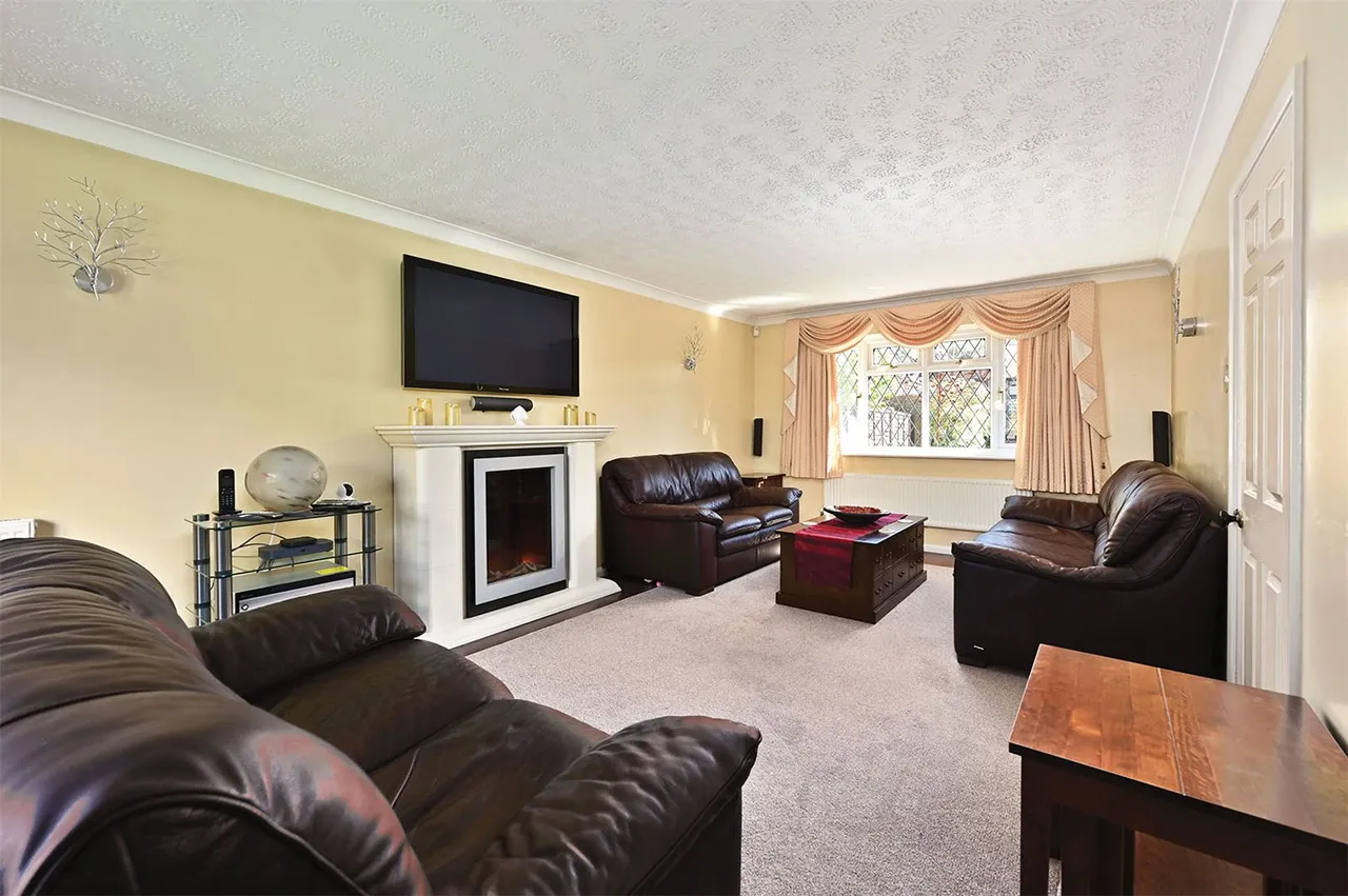 Four Acre Coppice, Hook, Hampshire, RG27 9NF, photo 2