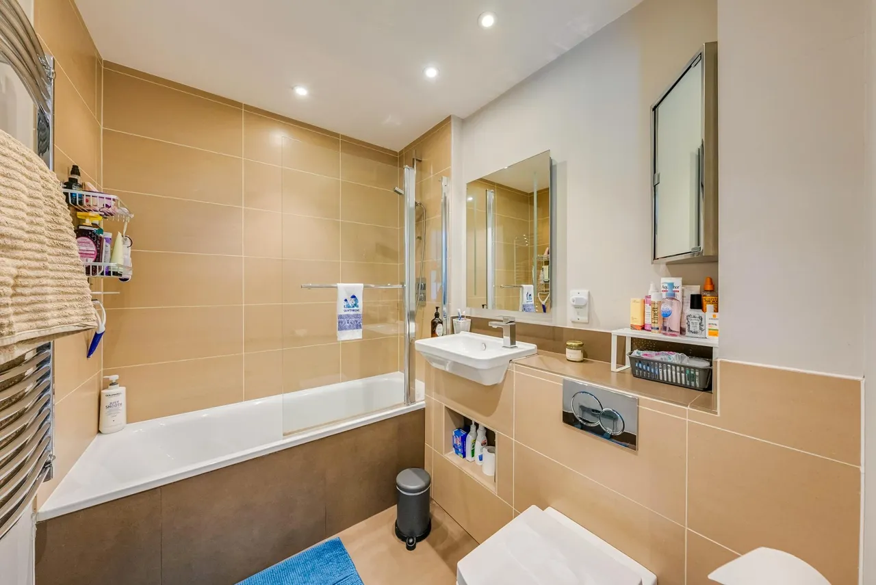 East Smithfield, London, E1W, photo 20