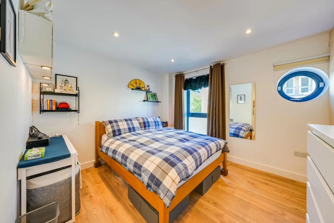 East Smithfield, London, E1W, photo 14