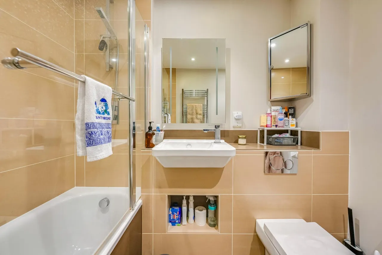 East Smithfield, London, E1W, photo 19