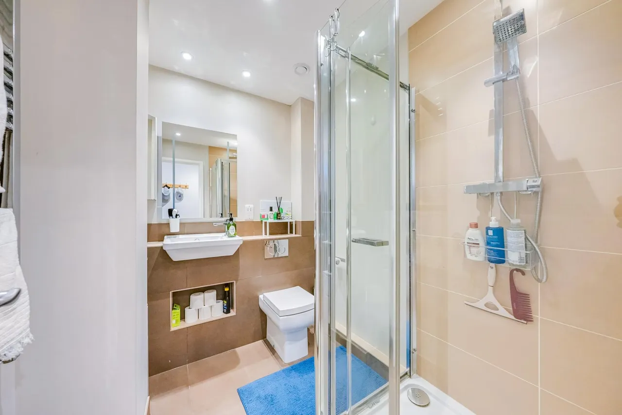 East Smithfield, London, E1W, photo 18