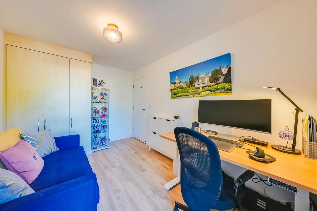 East Smithfield, London, E1W, photo 13