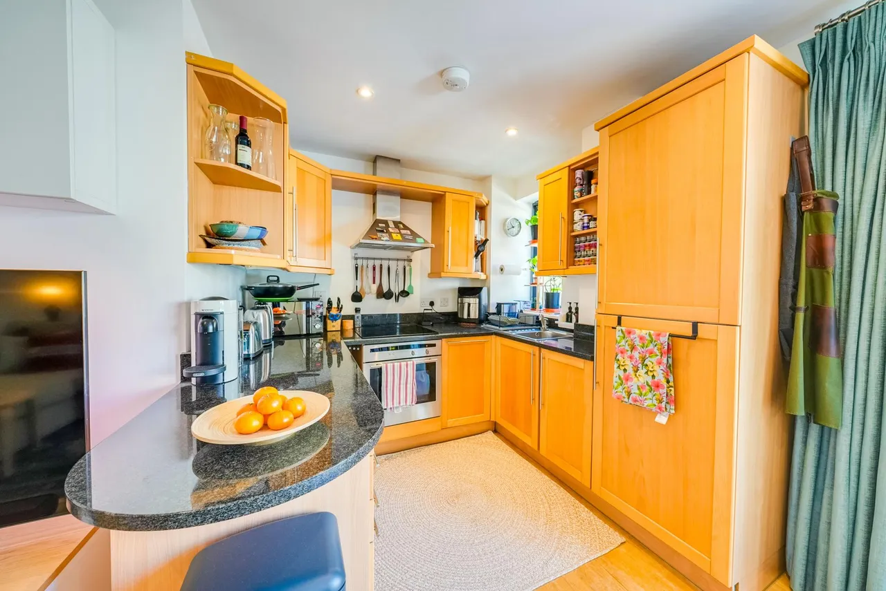 East Smithfield, London, E1W, photo 10