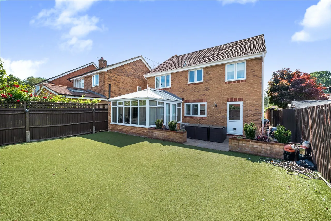 Abelia Close, West End, GU24, photo 17