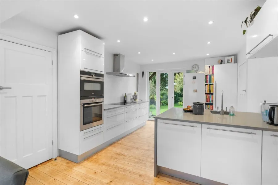 House Under Offer with 4 bedrooms in Saffron Walden, CB11, photo 2
