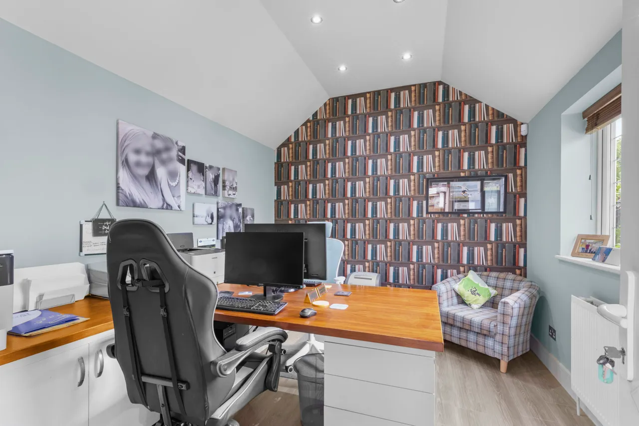 Chalkshire Road, Butlers Cross, HP17, photo 15