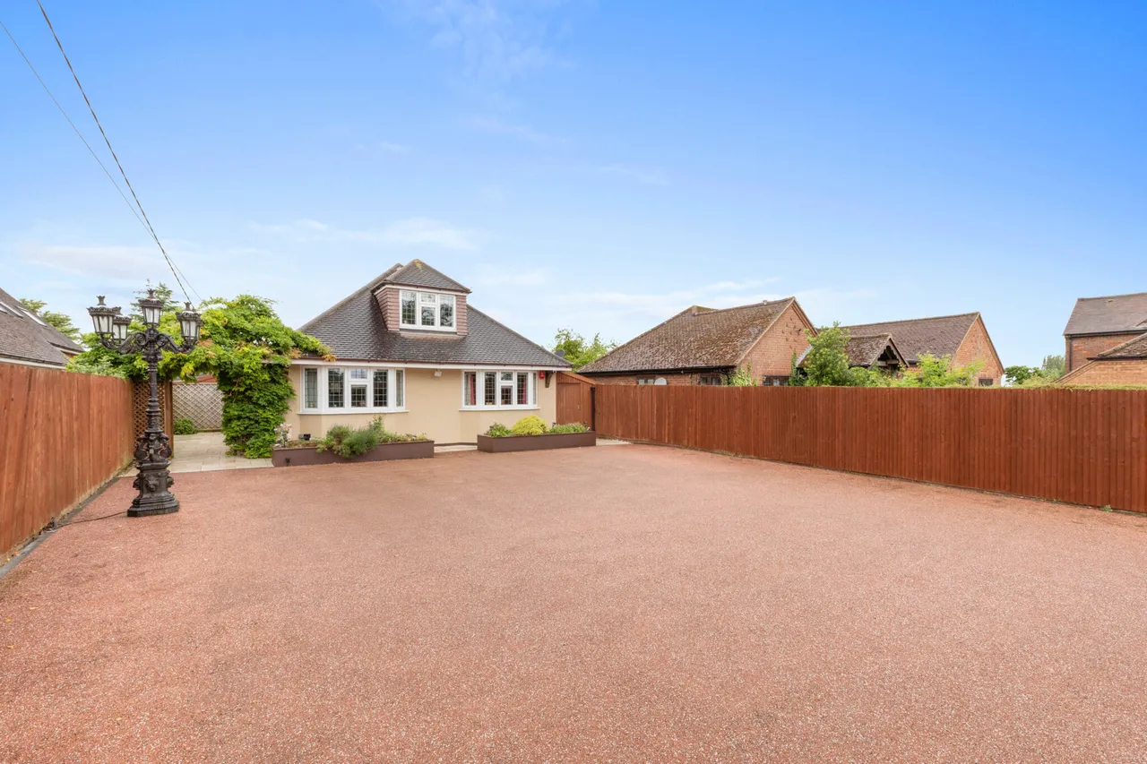 Chalkshire Road, Butlers Cross, HP17, photo 21