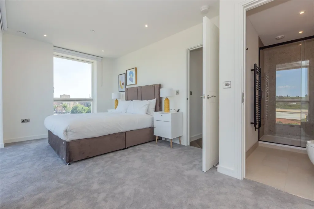 Henshaw Parade, Colindale, NW9, photo 4