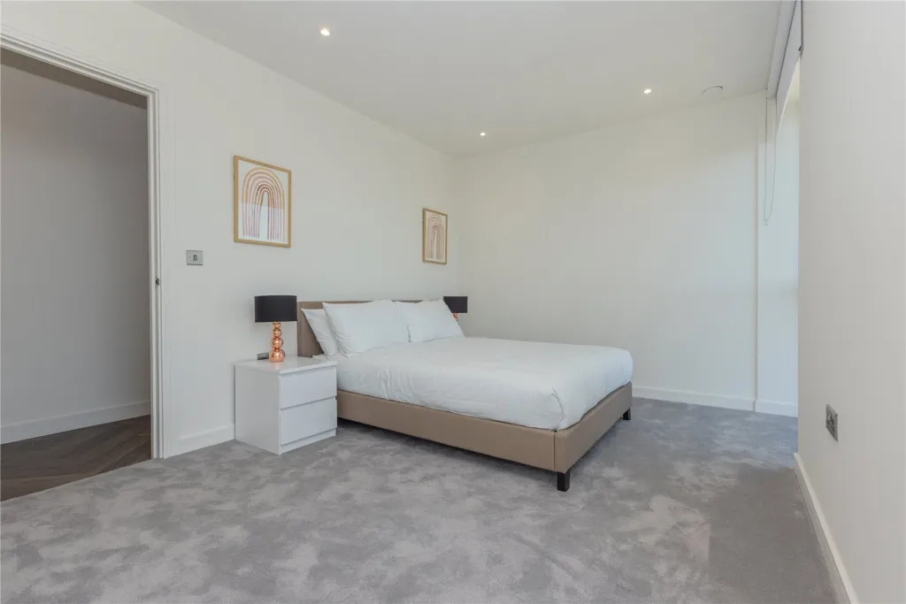 Henshaw Parade, Colindale, NW9, photo 10