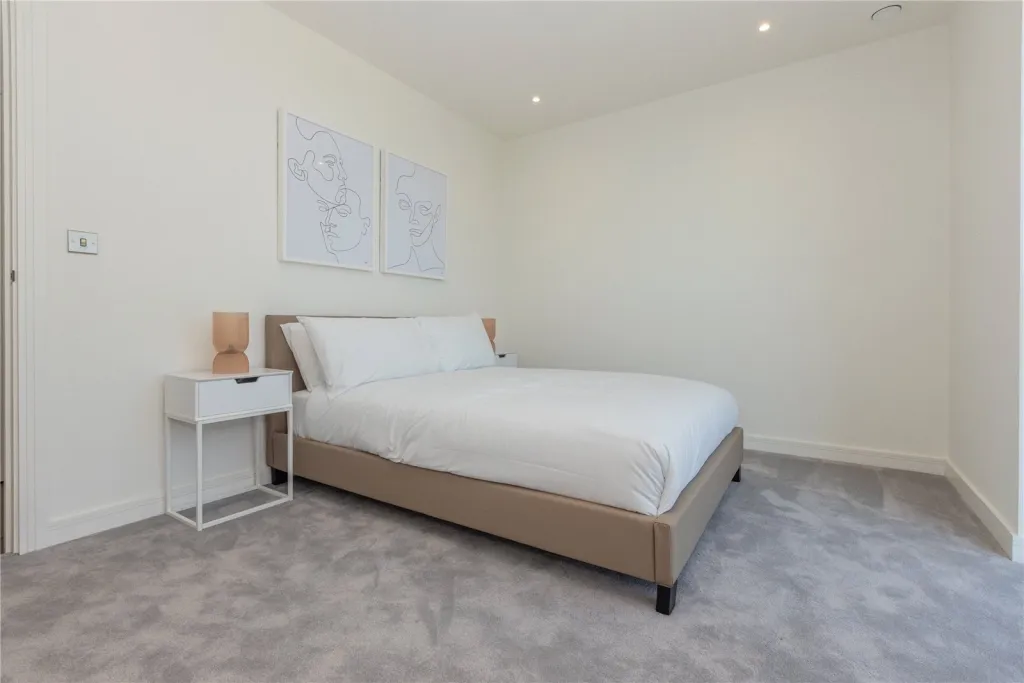 Henshaw Parade, Colindale, NW9, photo 8