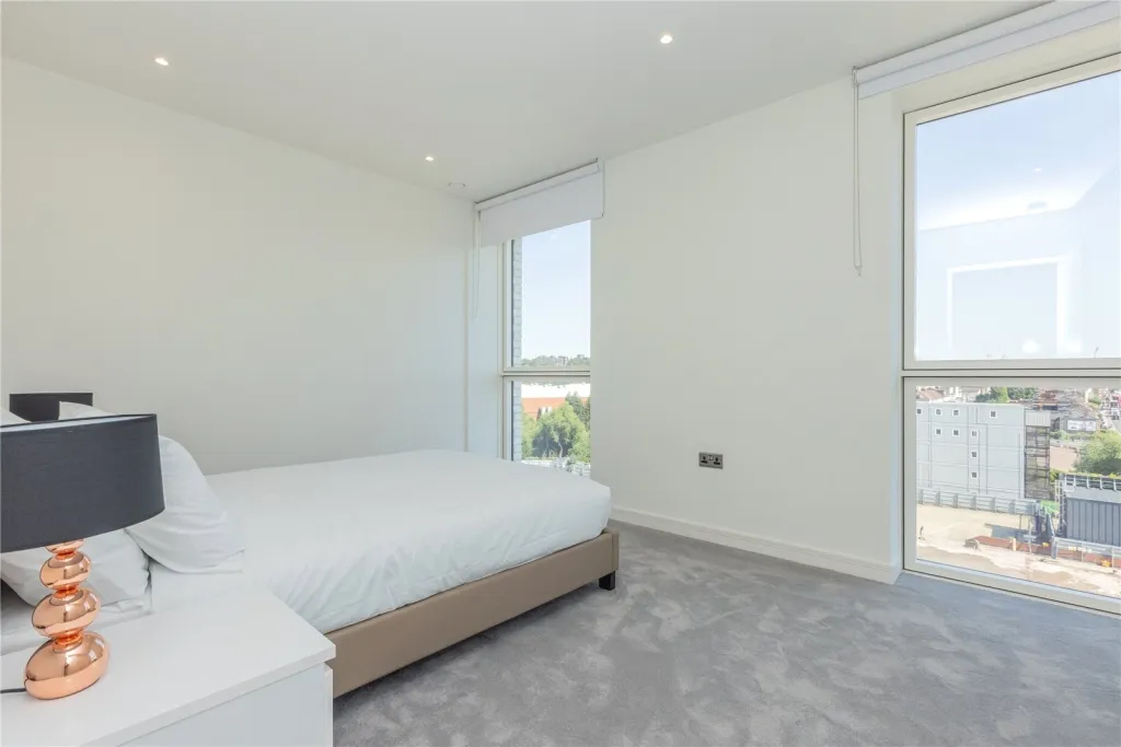 Henshaw Parade, Colindale, NW9, photo 13