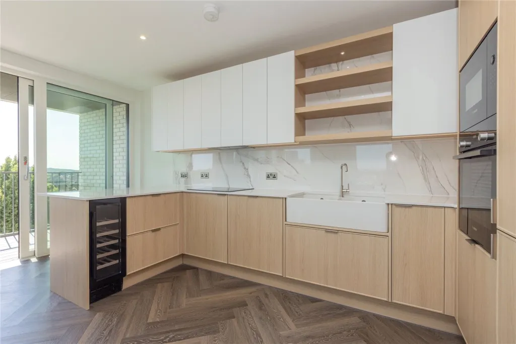 Henshaw Parade, Colindale, NW9, photo 11