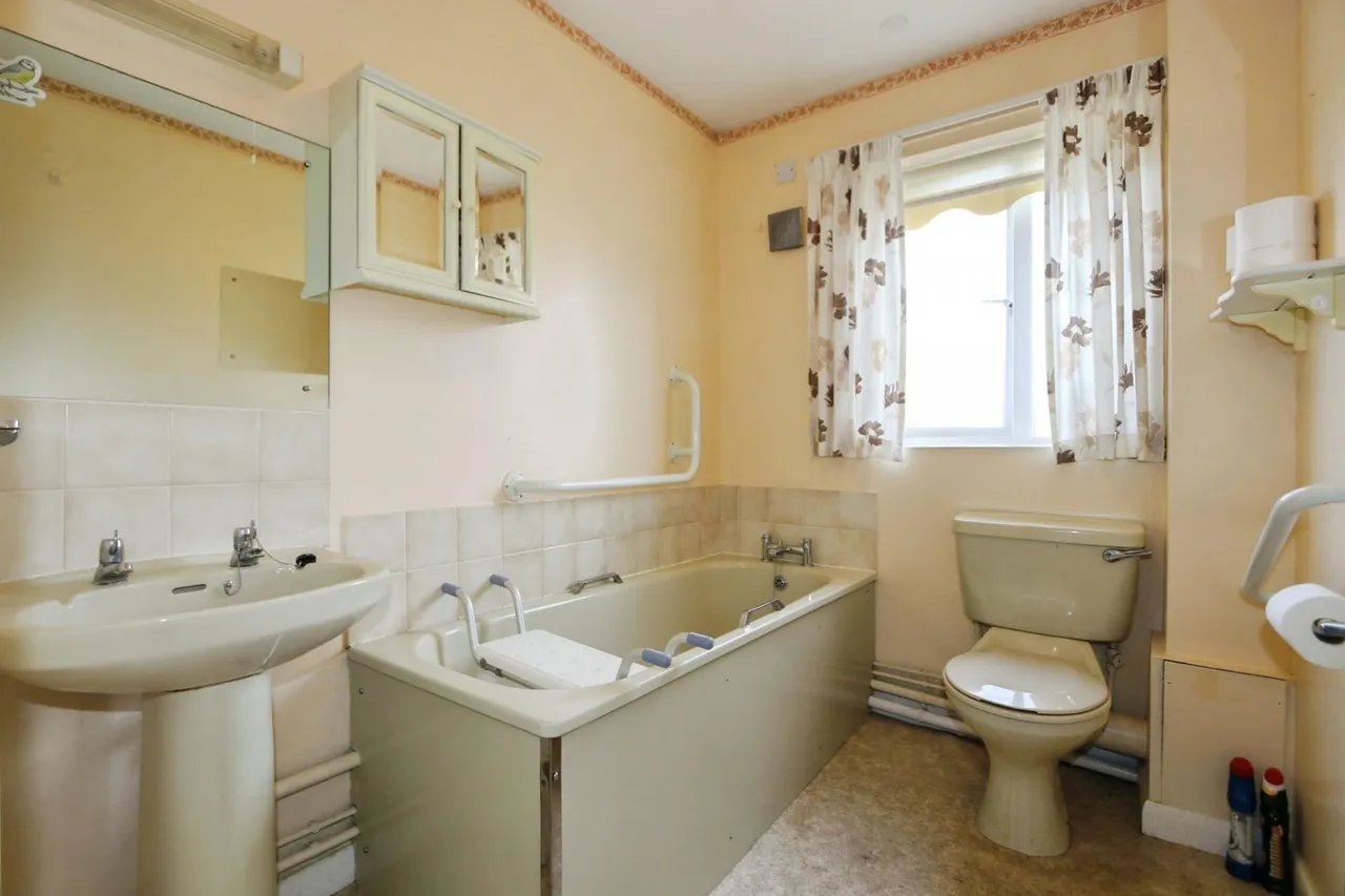 Western Close, Ashby-De-La-Zouch, LE65, photo 8